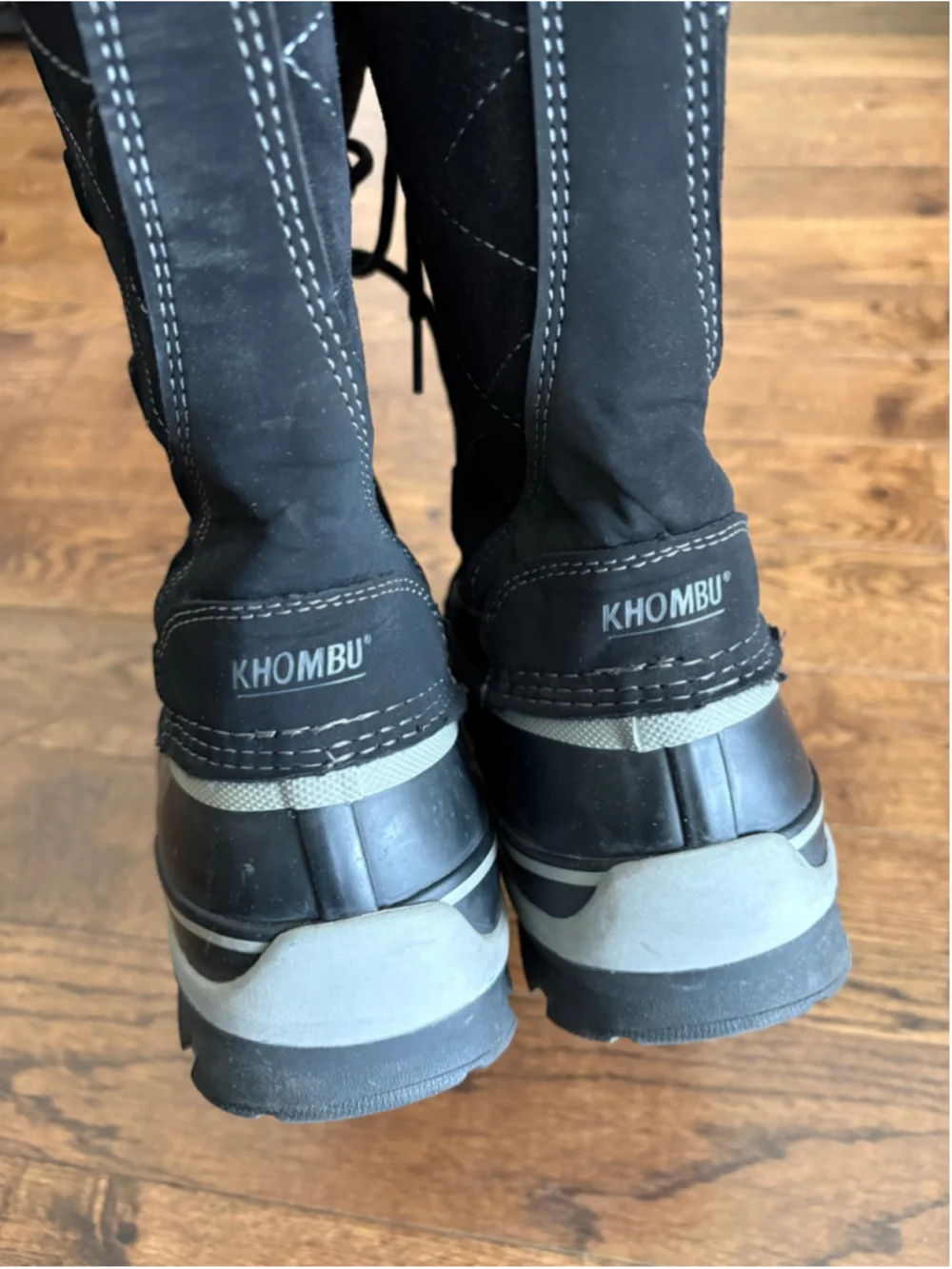 Women's Khombu Winter Boots Size 10 Black and Grey Faux Fur